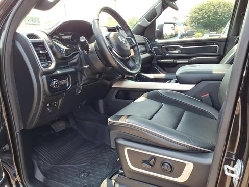 Used 2019 RAM 1500 Laramie AWD/4WD image 13