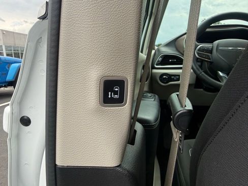 Certified 2023 Chrysler Voyager LX FWD image 32
