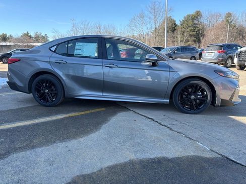 New 2026 Toyota Camry Hybrid image 9
