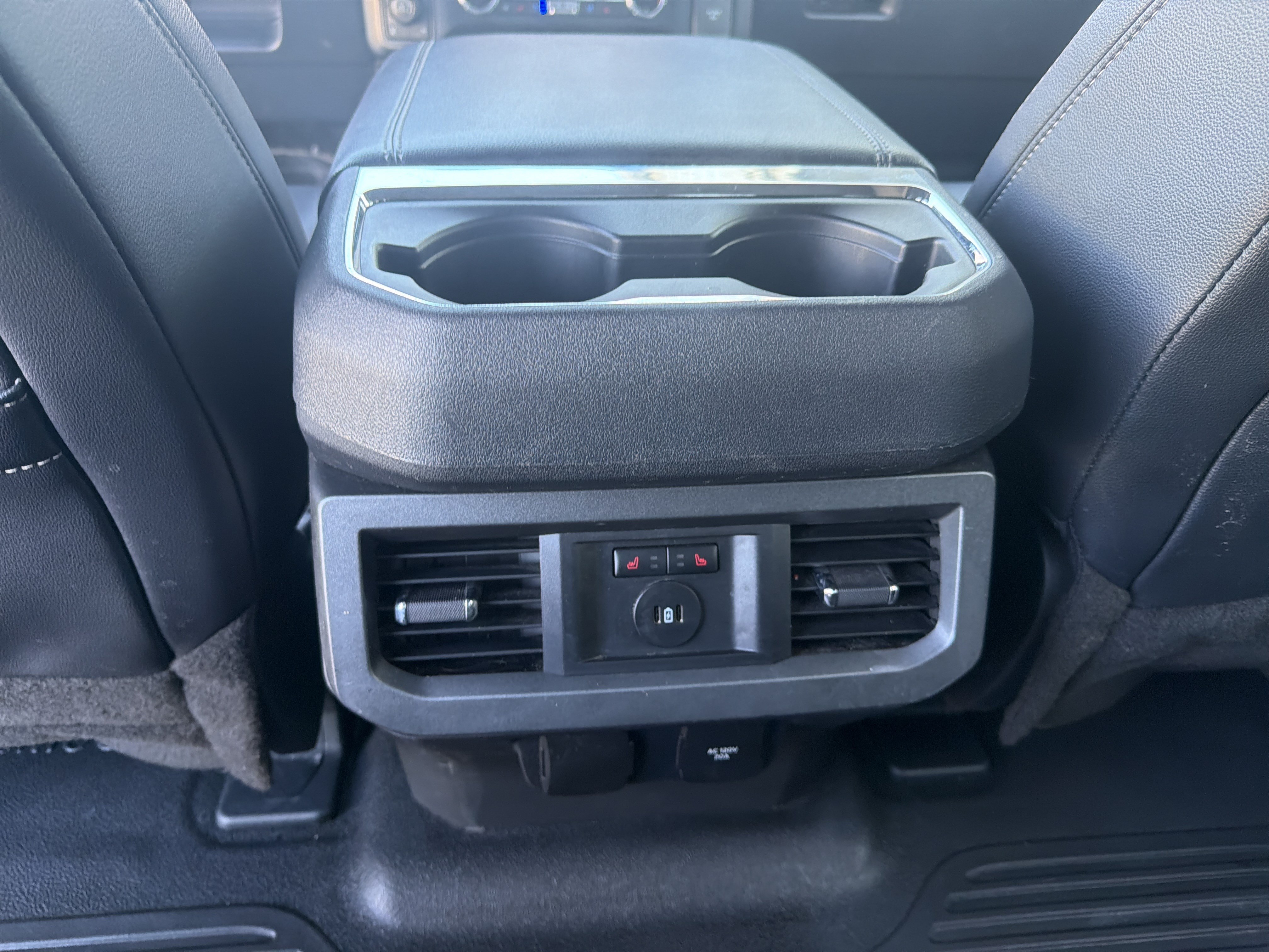 Used 2023 Ford F350 Lariat w/ Lariat Ultimate Package AWD/4WD image 37