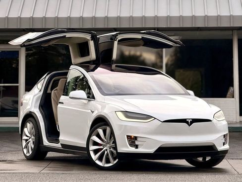Used 2017 Tesla Model X P100D image 2