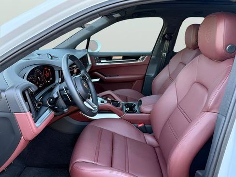 Used 2025 Porsche Cayenne GTS image 13