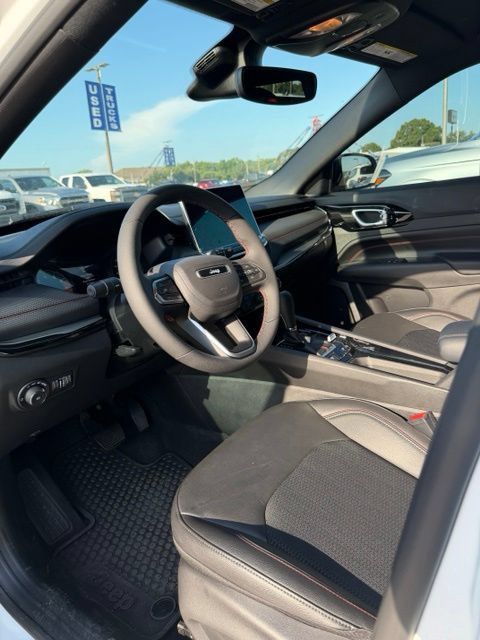 Used 2026 Jeep Compass Trailhawk AWD/4WD image 50