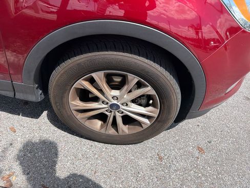 Used 2017 Ford Escape SE w/ Equipment Group 201A image 16