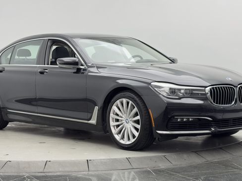 Used 2018 BMW 740i RWD image 3