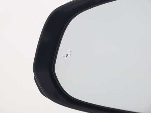 Used 2025 Toyota Tacoma TRD Off-Road image 24