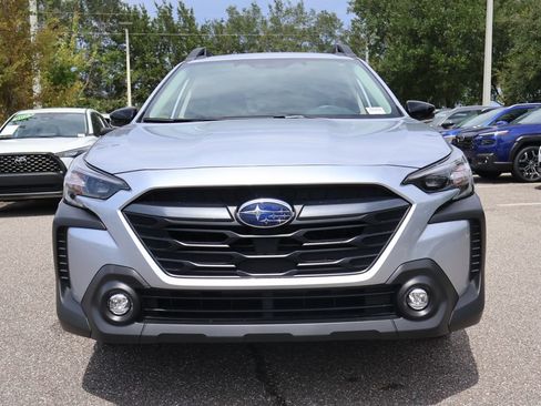 Used 2025 Subaru Outback Premium AWD/4WD image 3