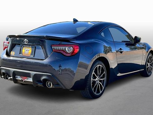 Used 2017 Toyota 86 860 Special Edition image 2