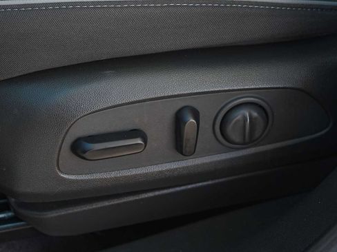 Used 2023 Chevrolet TrailBlazer LT w/ LPO, Blackout Package FWD image 12