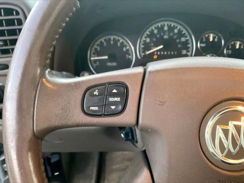 Used 2007 Buick Rainier CXL image 17