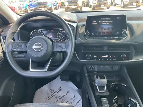 Used 2023 Nissan Rogue SV FWD image 11