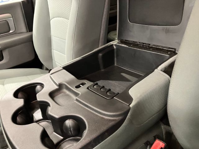 Used 2020 RAM 1500 Classic SLT AWD/4WD image 39
