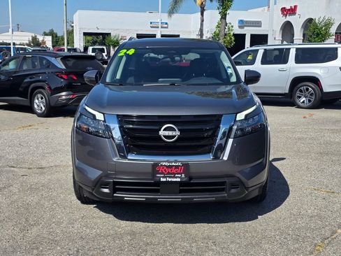Used 2024 Nissan Pathfinder SV FWD image 2