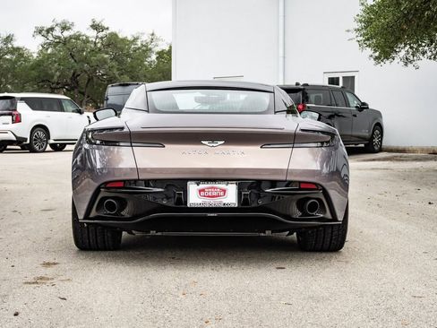 Used 2023 Aston Martin DB11 Coupe RWD image 6