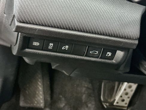 Used 2025 Toyota Camry SE FWD image 17