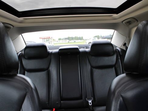 Used 2016 Chrysler 300 Limited w/ Driver Convenience Group AWD/4WD image 17