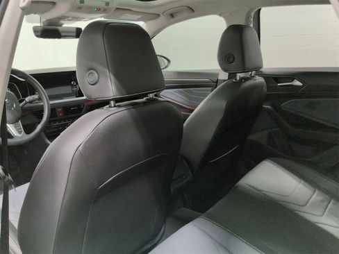 Used 2025 Volkswagen Jetta SEL image 19