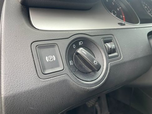 Used 2009 Volkswagen Passat Komfort FWD image 33