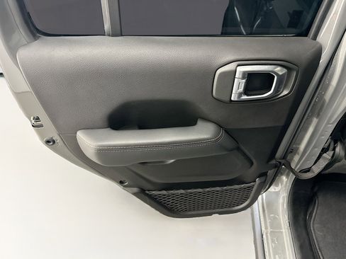 Used 2023 Jeep Wrangler Unlimited Sahara image 26