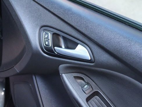 Used 2018 Ford Focus SE image 10