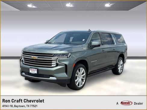 Used 2023 Chevrolet Suburban High Country w/ Premium Package 2 RWD image 1