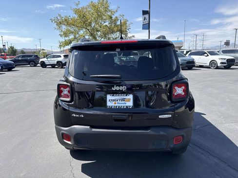 Used 2022 Jeep Renegade Latitude w/ Convenience Group AWD/4WD image 5
