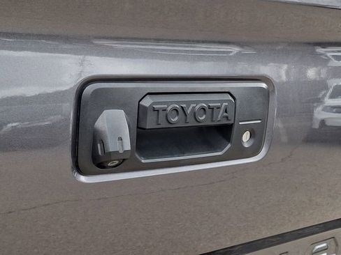 Used 2016 Toyota Tacoma SR5 w/ SR5 Appearance Package (SN) image 27