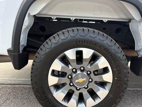 Used 2025 Chevrolet Silverado 2500 Custom w/ Custom Value Package RWD image 5