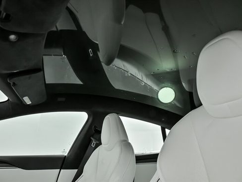 Used 2022 Tesla Model S Plaid image 21