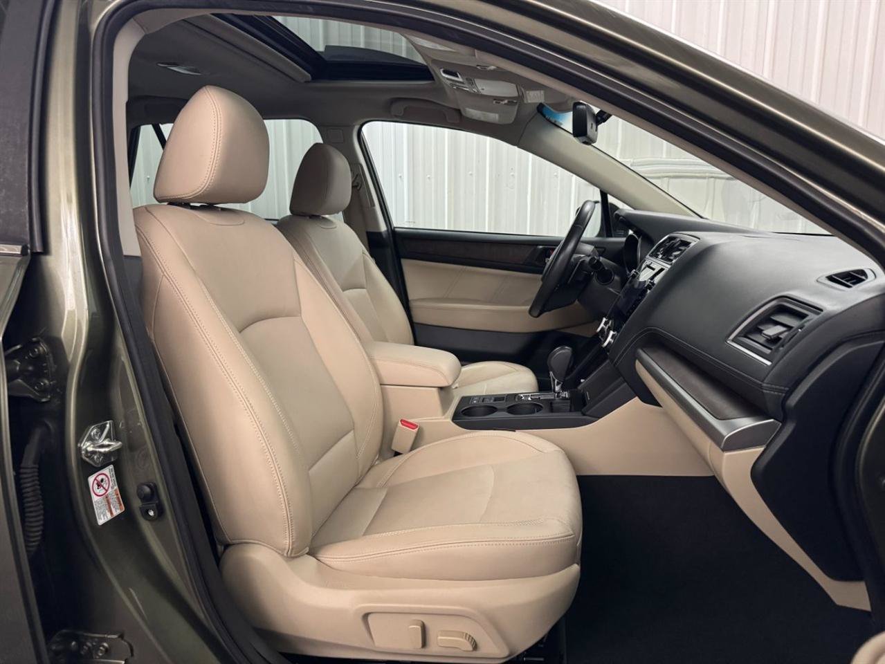 Used 2018 Subaru Outback 3.6R Limited AWD/4WD image 33