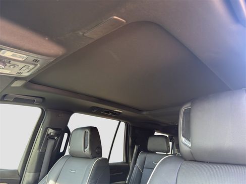 Used 2023 Cadillac Escalade Premium Luxury image 6