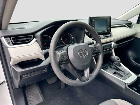 Used 2022 Toyota RAV4 XLE w/ Convenience Package FWD image 11