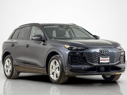 Used 2025 Audi Q6 e-tron Premium w/ Convenience Package RWD image 7