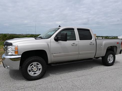 Used 2008 Chevrolet Silverado 2500 LTZ w/ Safety Package image 13