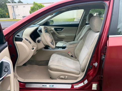 Used 2013 Nissan Altima 2.5 S FWD image 7