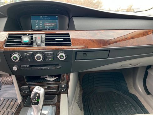 Used 2010 BMW 528i xDrive Sedan image 20