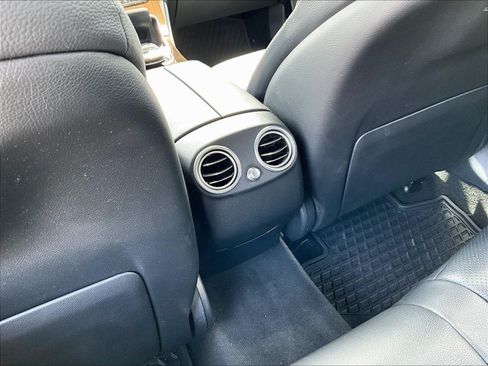 Used 2018 Mercedes-Benz GLC 300 4MATIC image 10
