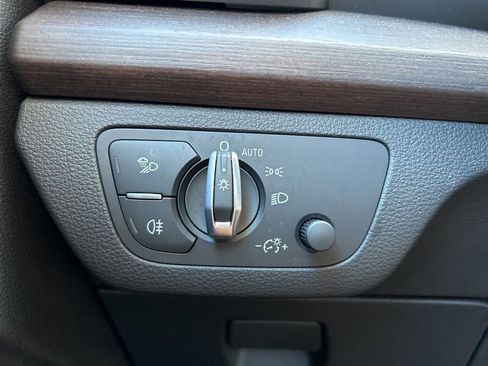 Used 2023 Audi Q5 2.0T Premium w/ Convenience Package image 31