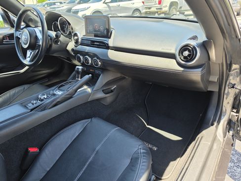 Used 2023 MAZDA MX-5 Miata Grand Touring RWD image 16