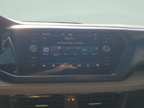 Used 2023 Volkswagen Taos SE image 21