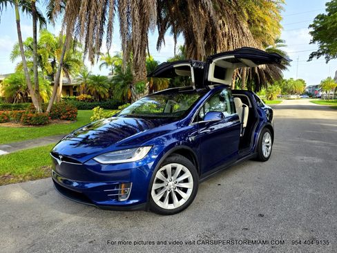 Used 2017 Tesla Model X 75D AWD/4WD image 8