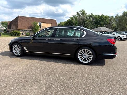 Used 2017 BMW 740i xDrive 740i xDrive Sedan image 11
