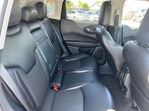 Used 2019 Jeep Compass Trailhawk AWD/4WD image 33