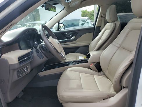 Certified 2022 Lincoln Corsair Reserve image 13