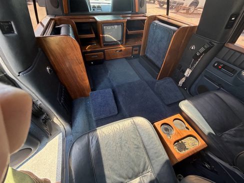 Used 1993 GMC Suburban 2500 image 15