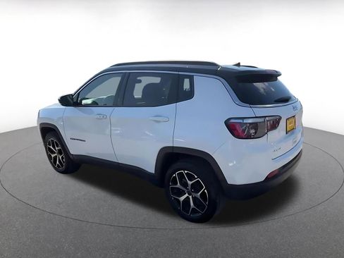 Used 2025 Jeep Compass Limited AWD/4WD image 10