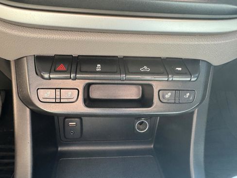 Used 2016 Chevrolet Colorado LT w/ Midnight Edition AWD/4WD image 15