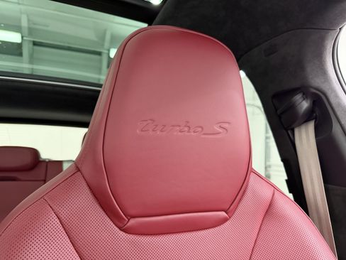 Certified 2021 Porsche Cayenne Turbo S AWD/4WD image 38
