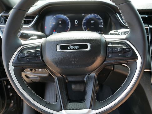 Used 2024 Jeep Grand Cherokee L Altitude AWD/4WD image 25
