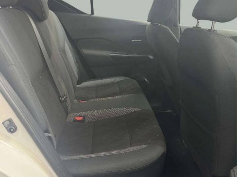 Used 2019 Nissan Kicks SV FWD image 8